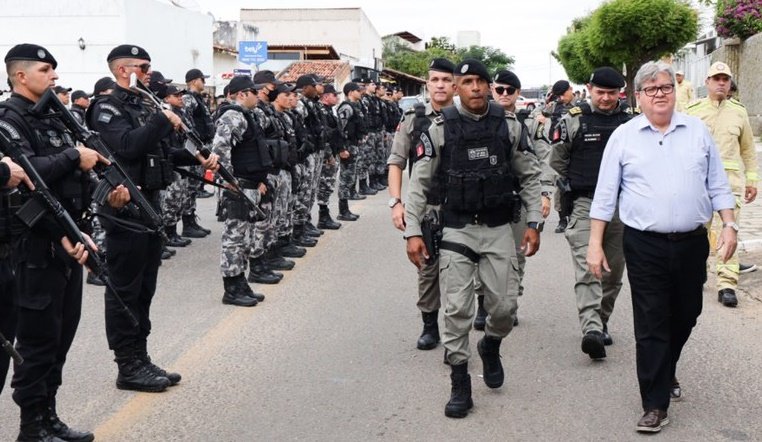 João Azevêdo inaugura creche e autoriza início da construção do 3º Batalhão da Polícia Militar em Patos