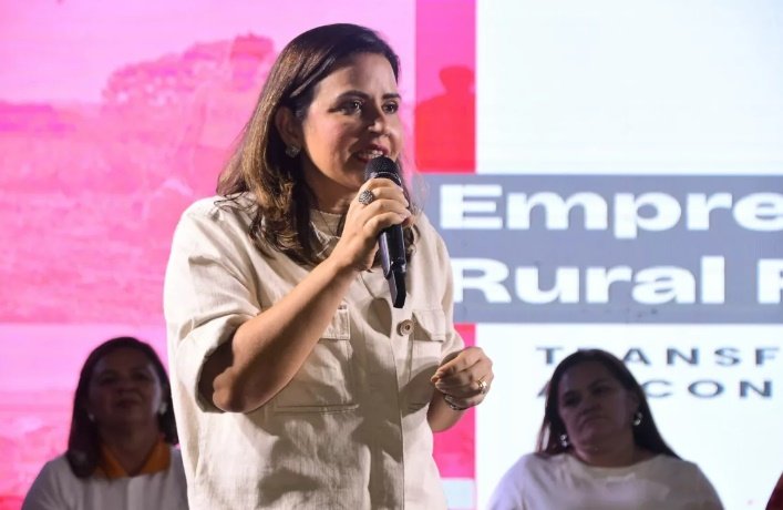 Pollyanna Dutra ressalta importância do PAA Leite para mulheres da zona rural na 1ª edição da Expo Riacho
