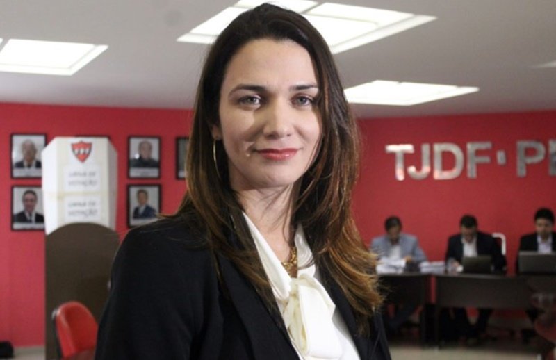 Michelle Ramalho, presidente da FPF, receberá Comenda do Mérito Futebolístico no Senado Federal