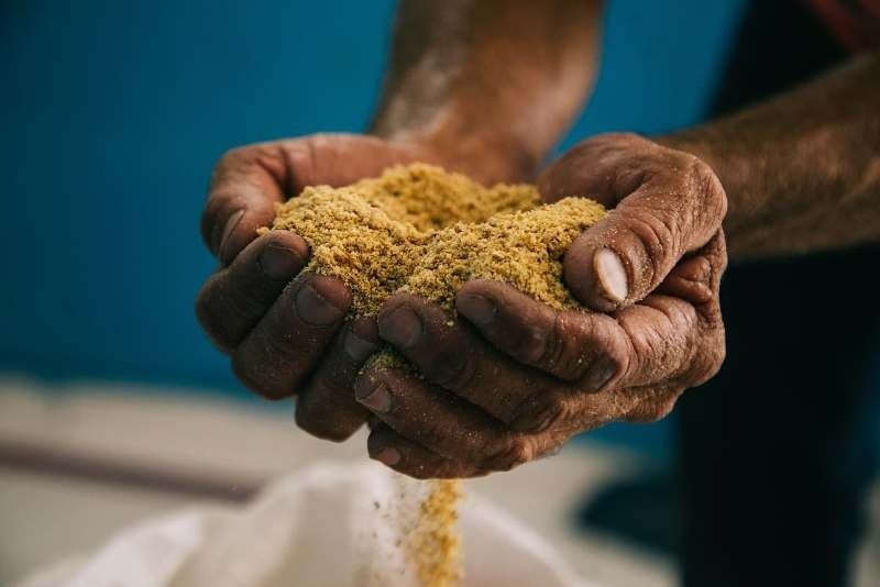 Secretaria de Agricultura de Patos acompanha entrega de ração animal no Polo Regional