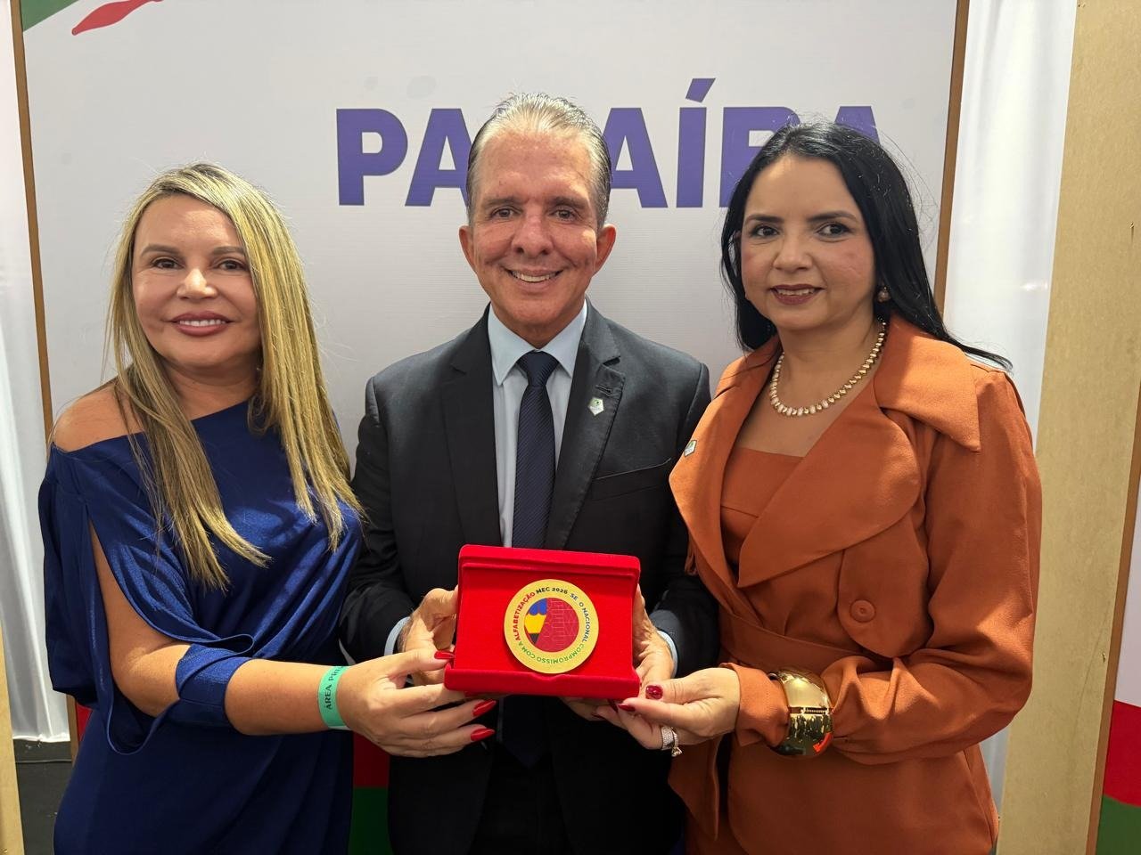 Patos recebe Selo Ouro de Alfabetização pelo segundo ano consecutivo durante solenidade com o presidente Lula, em Brasília