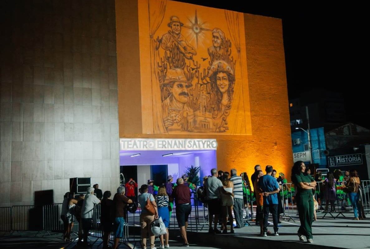 Teatro Municipal Ernani Sátyro é inaugurado, em Patos, com show de Petrúcio Amorim e presença de autoridades e ativistas cultura