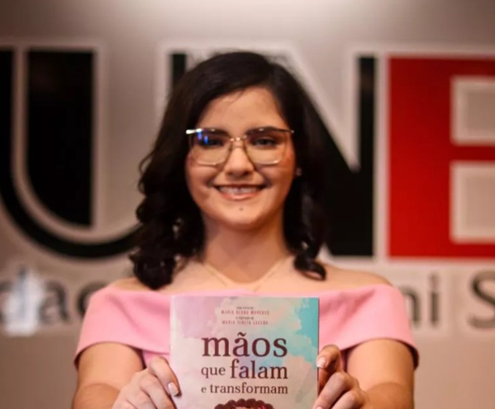 Jovem escritora de Patos lança livro infantil sobre inclusão e surdez