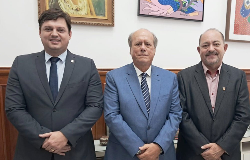 Novo Conselheiro, Taciano Diniz faz visita institucional ao TJPB após assumir vaga no TCE-PB