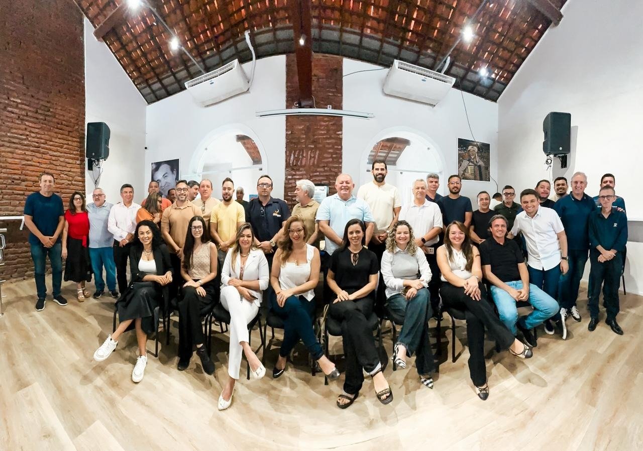 Café da Manhã reúne jornalistas e comunicadores em celebração ao Dia do Jornalista em Patos