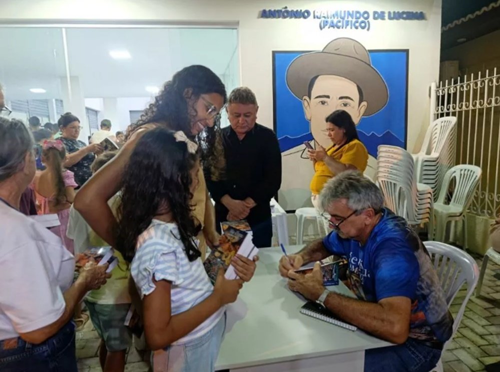 Mãe d’Água celebra 85 anos da Escola Francisco Romano e lançamento de livro histórico