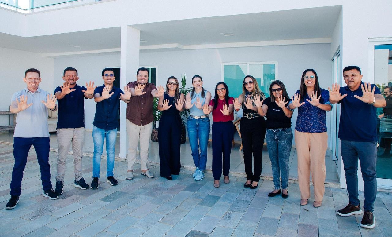 Olívia Motta recebe apoio de 10 vereadores em Patos e acelera crescimento da pré-campanha