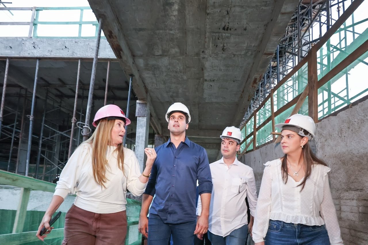 Governador acompanha avanço das obras do Hospital de Trauma do Sertão, em Patos
