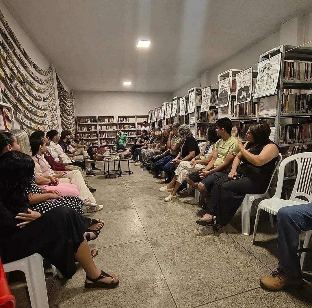 Biblioteca Pública de Maturéia recebe lançamento do livro SÓS, de Misael Nóbrega