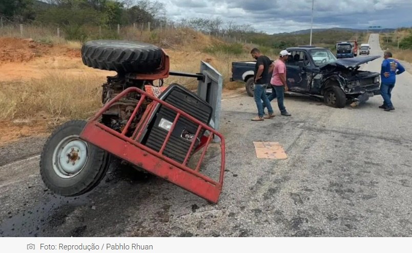Colisão entre caminhonete D-20 e trator deixa homem gravemente ferido próximo a cidade de Passagem