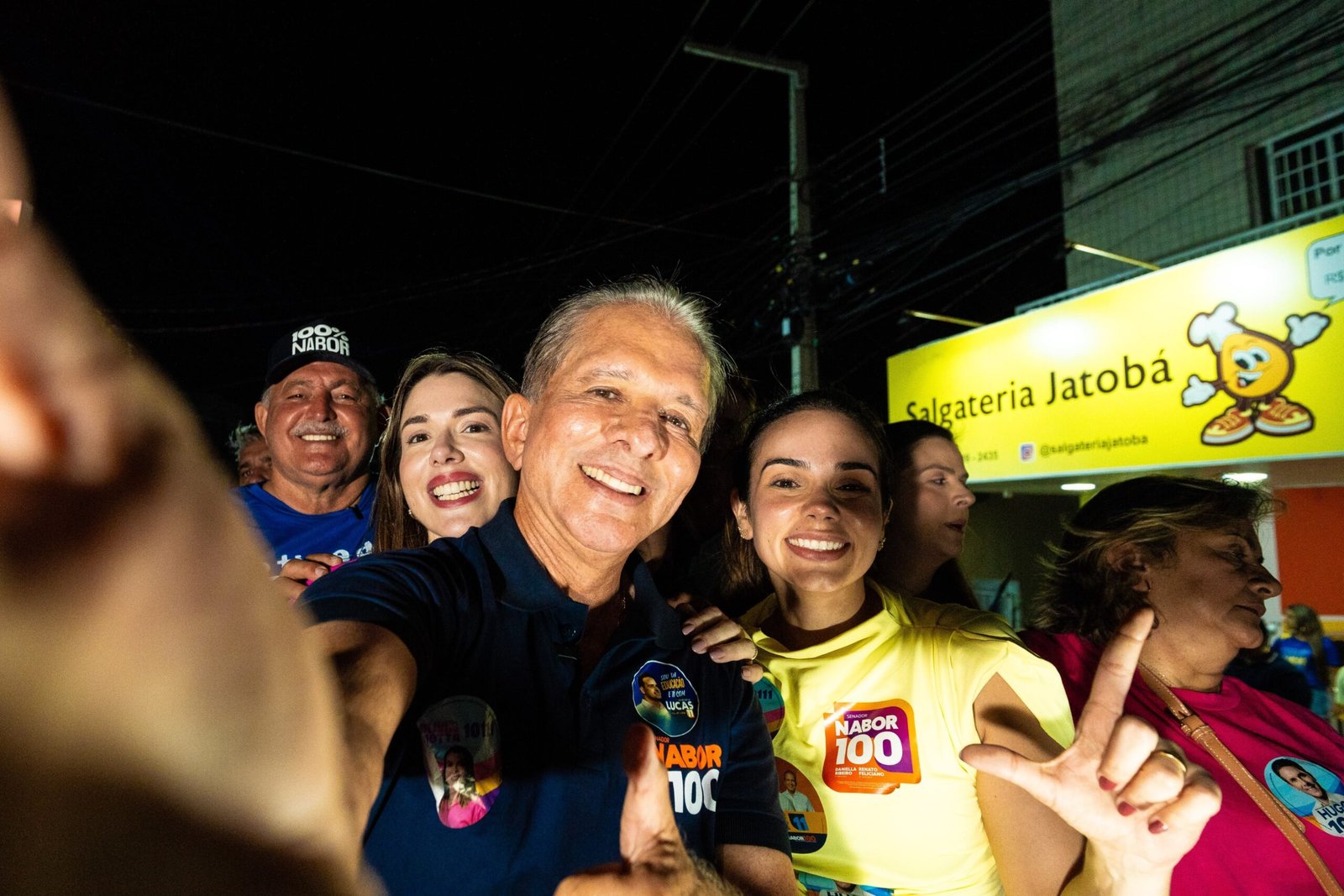 Nabor arrasta multidão em Patos e pede voto em João e Lucas para fortalecer o Time do Trabalho