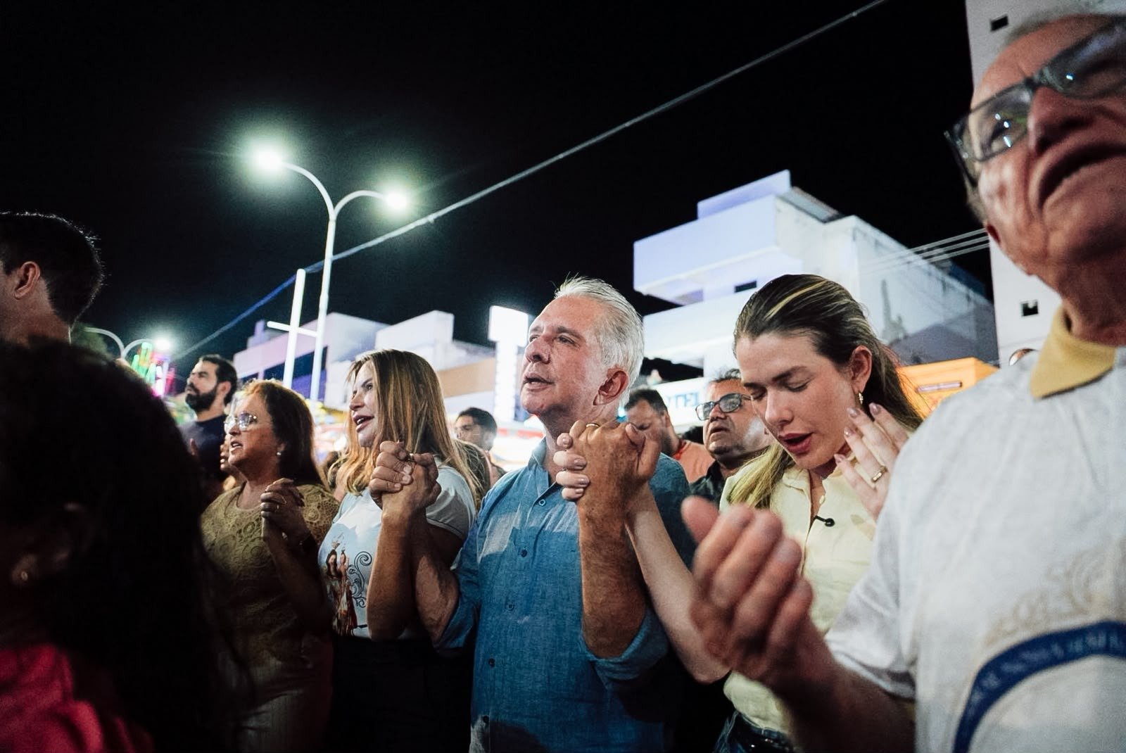‘É bom estar em casa, perto do meu povo’, diz Nabor ao participar da abertura da Festa da Guia em Patos