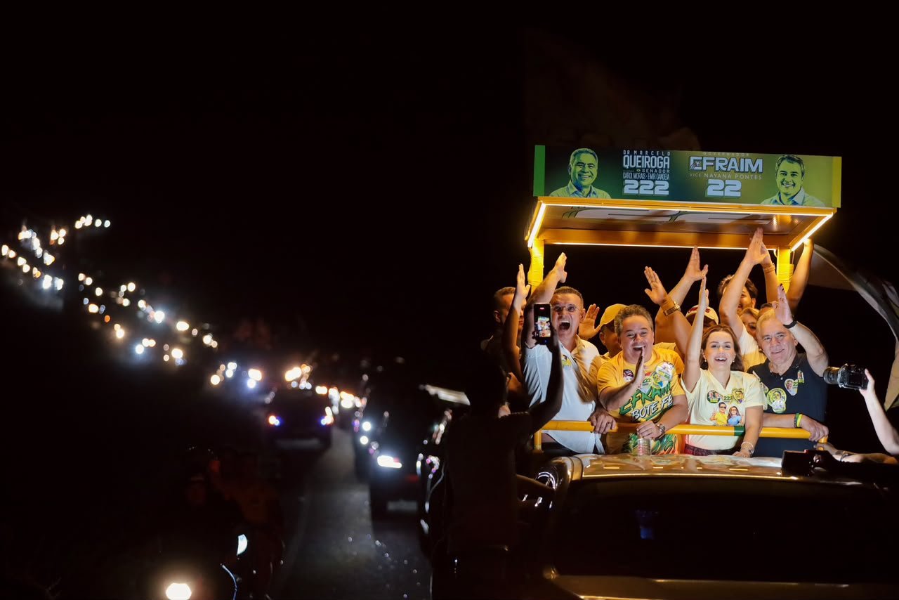 Efraim mostra força no Cariri e reúne uma das maiores carreatas da campanha