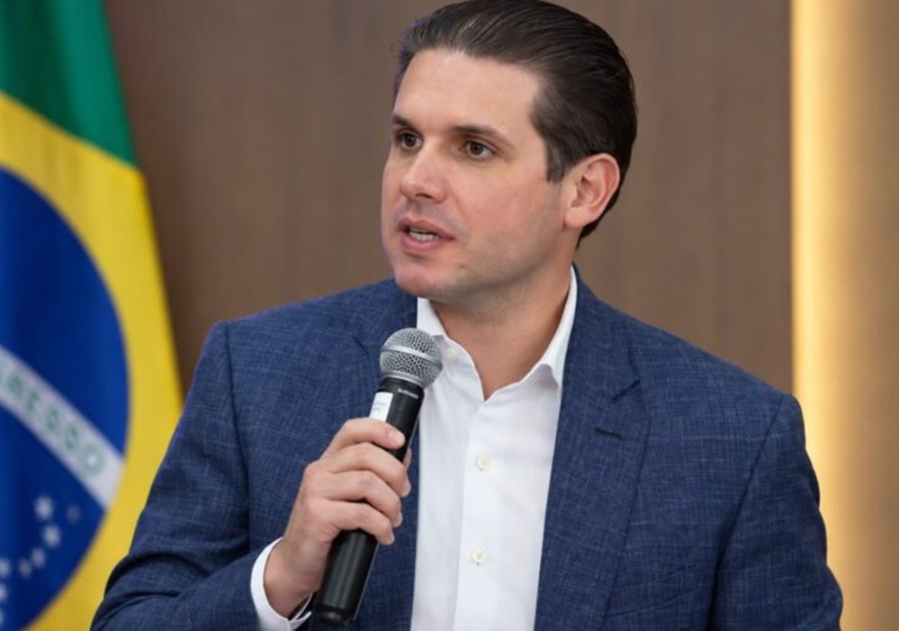 Hugo Motta anuncia chegada do novo tomógrafo de 80 canais para o Hospital Regional de Patos