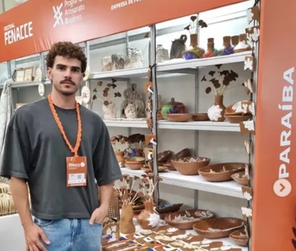 Arte em barro de Santa Luzia representa o Sertão paraibano no FENACCE 2026