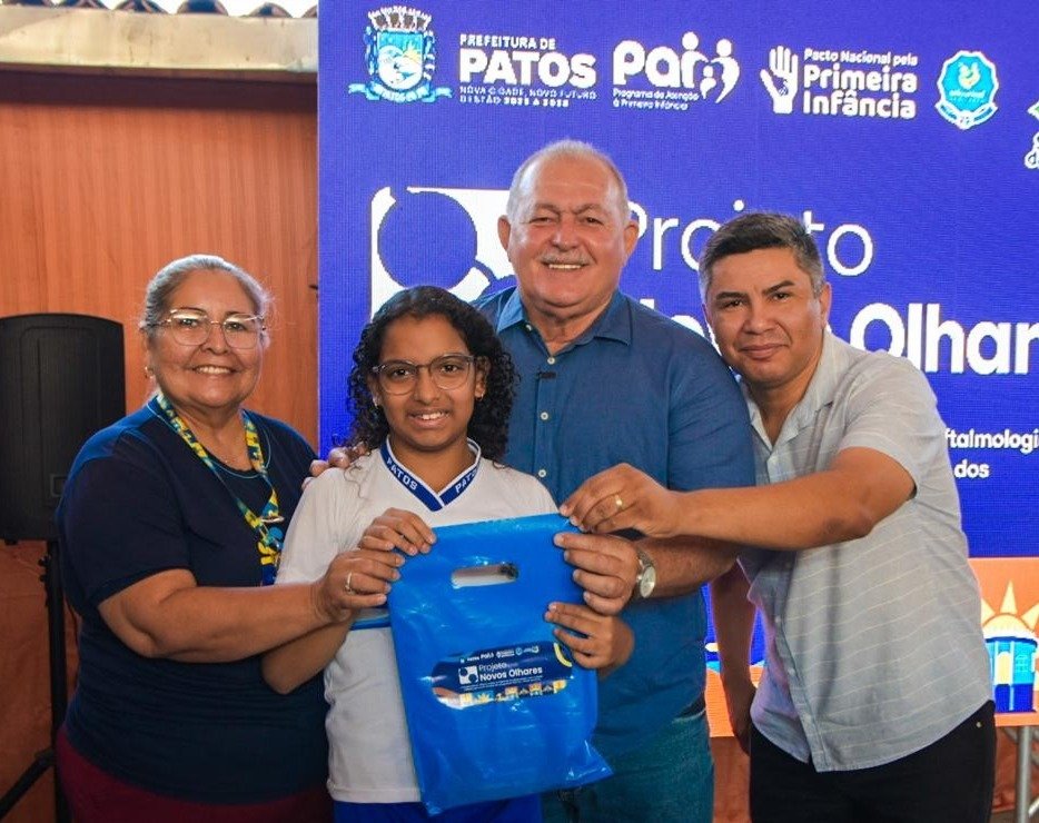 Novos Olhares: Prefeitura de Patos entrega óculos na EMF Dom Expedito e prevê mais de 3 mil unidades até dezembro