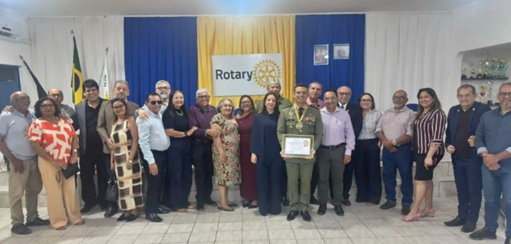 Rotary Club de Patos Norte homenageia Coronel Esaú Lucena com a Medalha Francisco José Leite