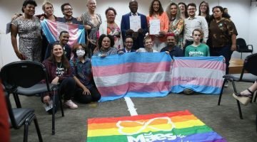 E/D.Keila Simpeson, Ministra Igualdade Racial, Anielle Franco, ministro dos Direitos Humano, Silvio Luiz de Almeida, Secretaria Nacional de Pessoas LGBTQIA+, Symmy Larrat, e a Secreetaria da Associação de Travestis eTransexuais, Bruna Benevides.